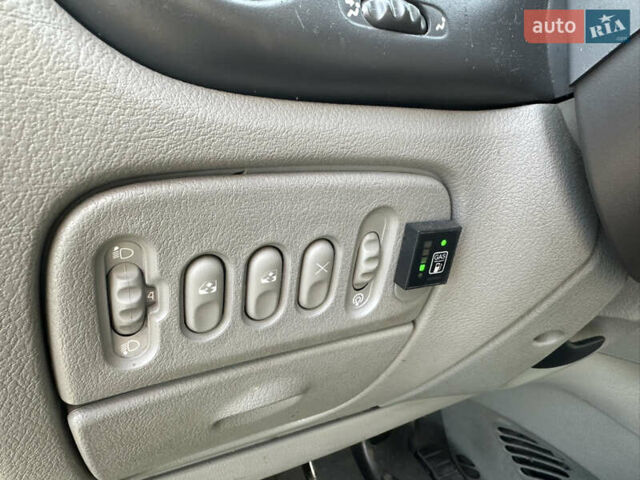 Серый Рено Сценик, объемом двигателя 1.6 л и пробегом 267 тыс. км за 1999 $, фото 32 на Automoto.ua