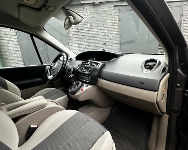 Сірий Рено Сценік, об'ємом двигуна 1.6 л та пробігом 135 тис. км за 3700 $, фото 17 на Automoto.ua