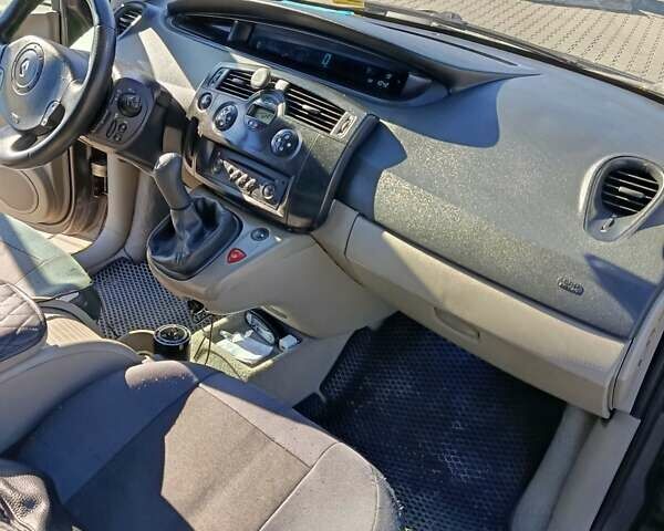 Серый Рено Сценик, объемом двигателя 1.6 л и пробегом 198 тыс. км за 3999 $, фото 6 на Automoto.ua