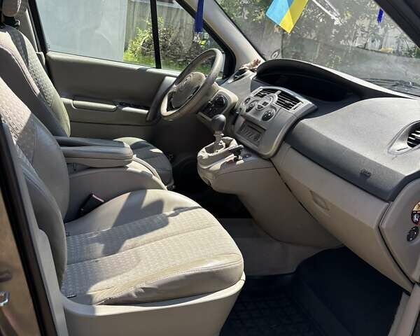 Серый Рено Сценик, объемом двигателя 2 л и пробегом 270 тыс. км за 4000 $, фото 8 на Automoto.ua