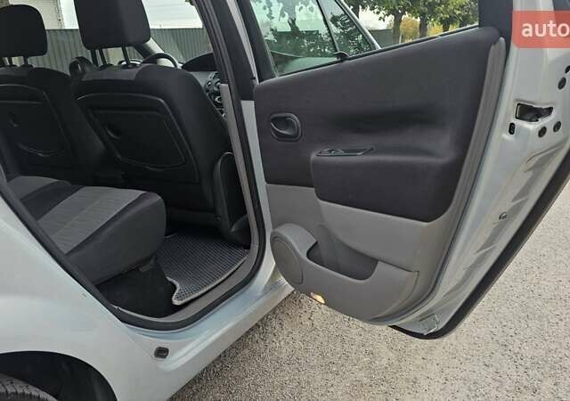 Сірий Рено Сценік, об'ємом двигуна 1.6 л та пробігом 225 тис. км за 4650 $, фото 20 на Automoto.ua