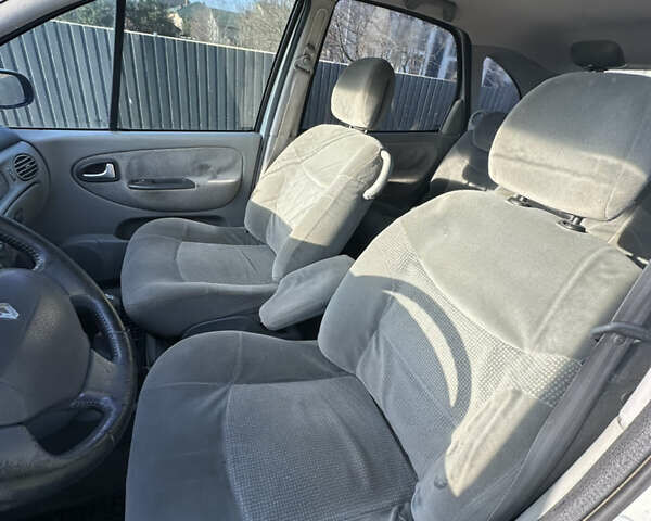 Серый Рено Сценик, объемом двигателя 1.6 л и пробегом 267 тыс. км за 1999 $, фото 17 на Automoto.ua