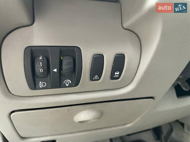 Серый Рено Сценик, объемом двигателя 1.6 л и пробегом 247 тыс. км за 4555 $, фото 30 на Automoto.ua