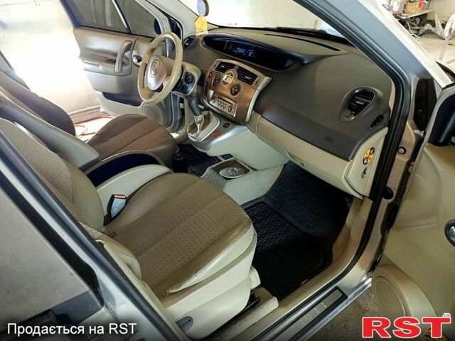 Серый Рено Сценик, объемом двигателя 1.6 л и пробегом 211 тыс. км за 4800 $, фото 5 на Automoto.ua