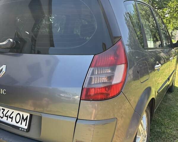 Серый Рено Сценик, объемом двигателя 2 л и пробегом 270 тыс. км за 4000 $, фото 14 на Automoto.ua