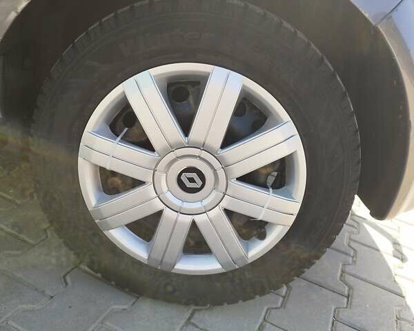 Серый Рено Сценик, объемом двигателя 1.6 л и пробегом 192 тыс. км за 4350 $, фото 13 на Automoto.ua