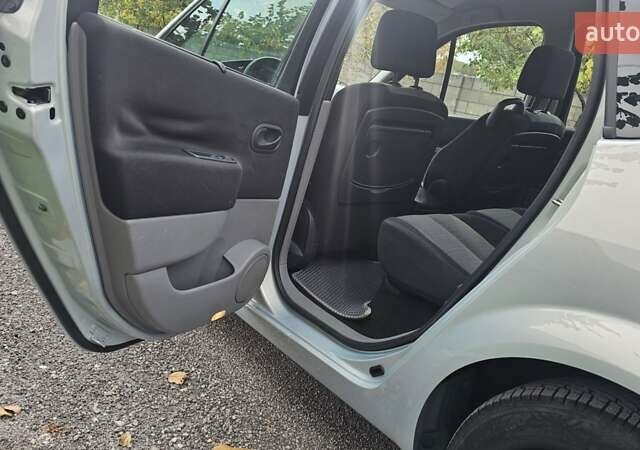 Сірий Рено Сценік, об'ємом двигуна 1.6 л та пробігом 225 тис. км за 4650 $, фото 19 на Automoto.ua