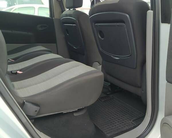 Сірий Рено Сценік, об'ємом двигуна 1.6 л та пробігом 185 тис. км за 3500 $, фото 7 на Automoto.ua