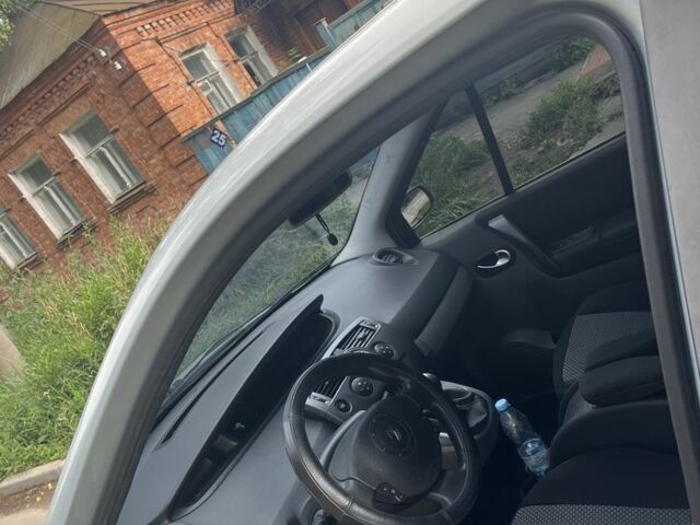 Серый Рено Сценик, объемом двигателя 1.9 л и пробегом 275 тыс. км за 3800 $, фото 6 на Automoto.ua