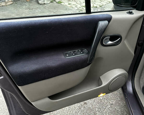 Сірий Рено Сценік, об'ємом двигуна 1.6 л та пробігом 135 тис. км за 3700 $, фото 9 на Automoto.ua