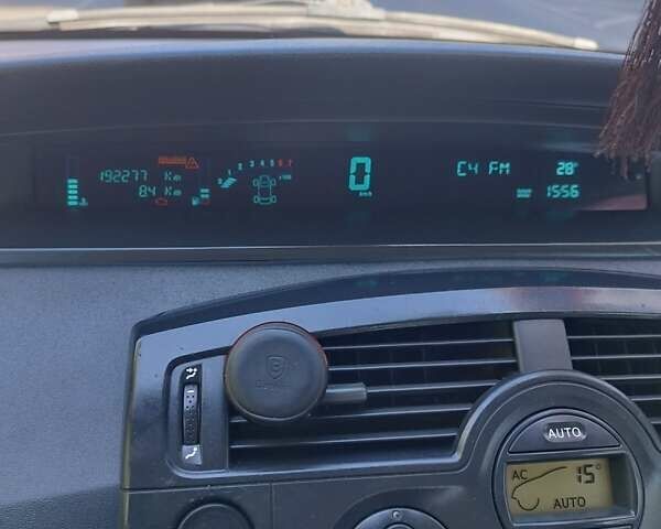 Серый Рено Сценик, объемом двигателя 1.6 л и пробегом 192 тыс. км за 4350 $, фото 4 на Automoto.ua