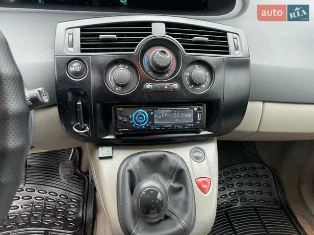 Серый Рено Сценик, объемом двигателя 1.6 л и пробегом 247 тыс. км за 4555 $, фото 32 на Automoto.ua
