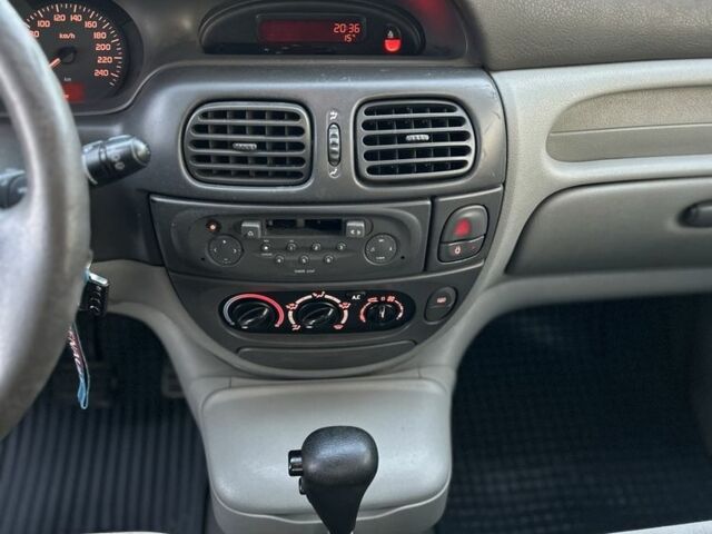 Серый Рено Сценик, объемом двигателя 1.6 л и пробегом 183 тыс. км за 3300 $, фото 10 на Automoto.ua