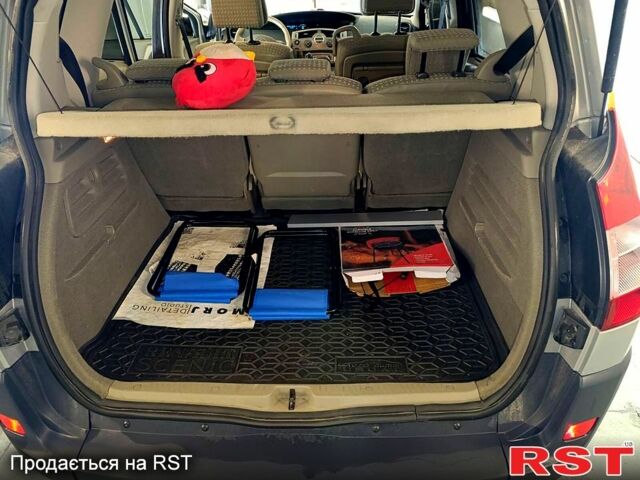 Серый Рено Сценик, объемом двигателя 1.6 л и пробегом 211 тыс. км за 4800 $, фото 2 на Automoto.ua