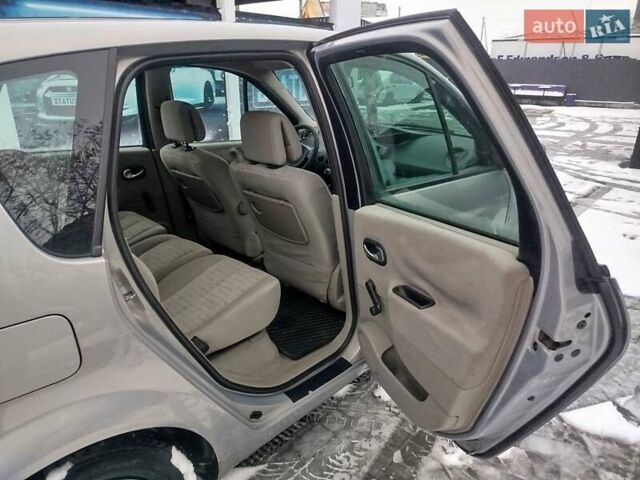 Серый Рено Сценик, объемом двигателя 1.5 л и пробегом 254 тыс. км за 3500 $, фото 10 на Automoto.ua