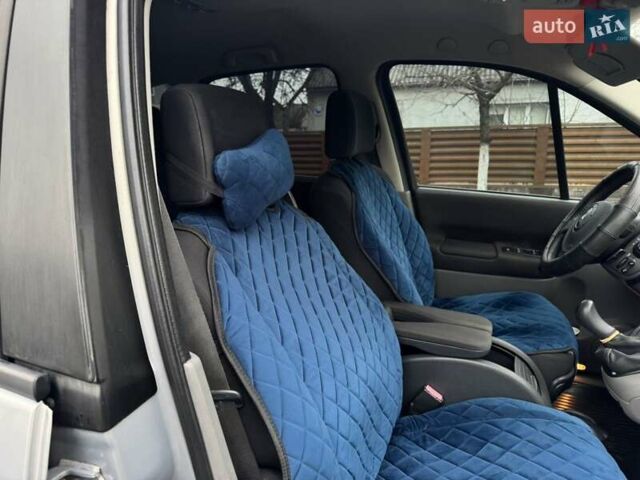 Сірий Рено Сценік, об'ємом двигуна 1.6 л та пробігом 222 тис. км за 3999 $, фото 12 на Automoto.ua