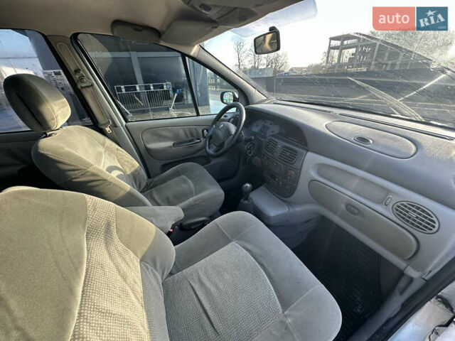 Серый Рено Сценик, объемом двигателя 1.6 л и пробегом 267 тыс. км за 1999 $, фото 22 на Automoto.ua