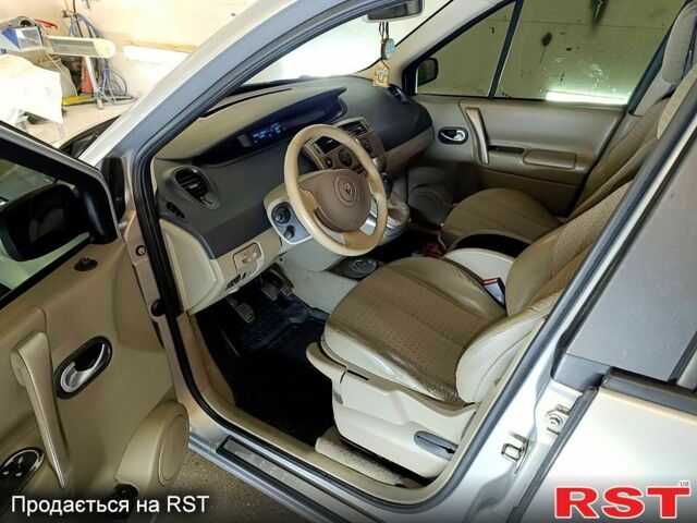 Серый Рено Сценик, объемом двигателя 1.6 л и пробегом 211 тыс. км за 4800 $, фото 10 на Automoto.ua