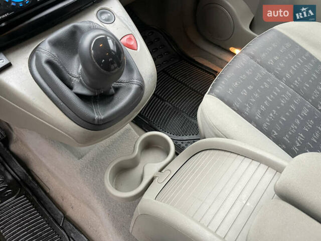 Серый Рено Сценик, объемом двигателя 1.6 л и пробегом 247 тыс. км за 4555 $, фото 37 на Automoto.ua