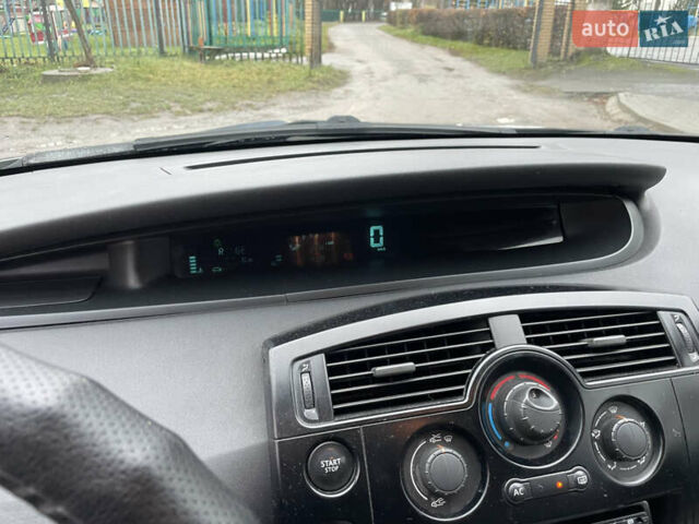 Серый Рено Сценик, объемом двигателя 1.6 л и пробегом 247 тыс. км за 4555 $, фото 33 на Automoto.ua