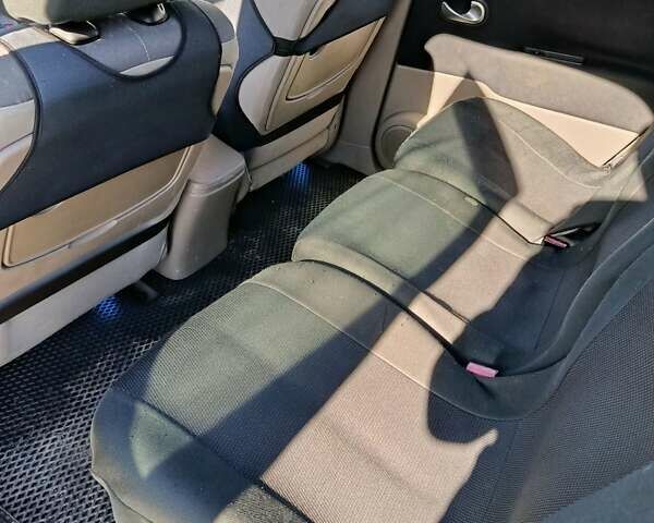 Серый Рено Сценик, объемом двигателя 1.6 л и пробегом 198 тыс. км за 3999 $, фото 3 на Automoto.ua