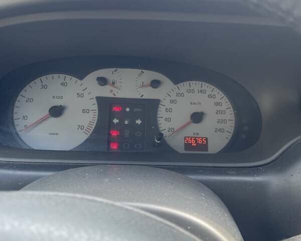 Серый Рено Сценик, объемом двигателя 1.6 л и пробегом 267 тыс. км за 2650 $, фото 2 на Automoto.ua