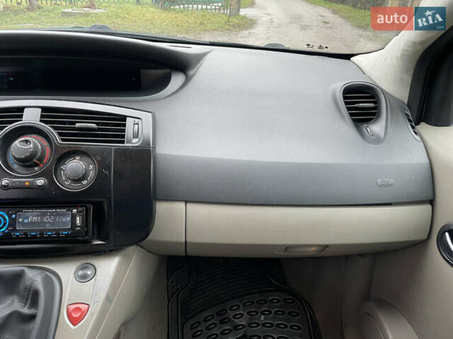 Серый Рено Сценик, объемом двигателя 1.6 л и пробегом 247 тыс. км за 4555 $, фото 34 на Automoto.ua