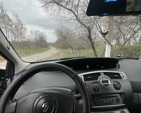 Серый Рено Сценик, объемом двигателя 1.6 л и пробегом 162 тыс. км за 4800 $, фото 12 на Automoto.ua