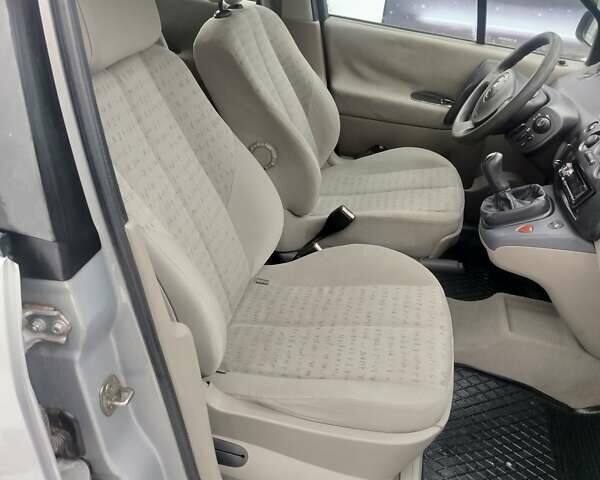 Серый Рено Сценик, объемом двигателя 1.5 л и пробегом 254 тыс. км за 3500 $, фото 11 на Automoto.ua