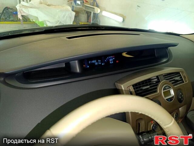 Серый Рено Сценик, объемом двигателя 1.6 л и пробегом 211 тыс. км за 4800 $, фото 7 на Automoto.ua