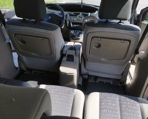 Серый Рено Сценик, объемом двигателя 1.6 л и пробегом 192 тыс. км за 4350 $, фото 15 на Automoto.ua