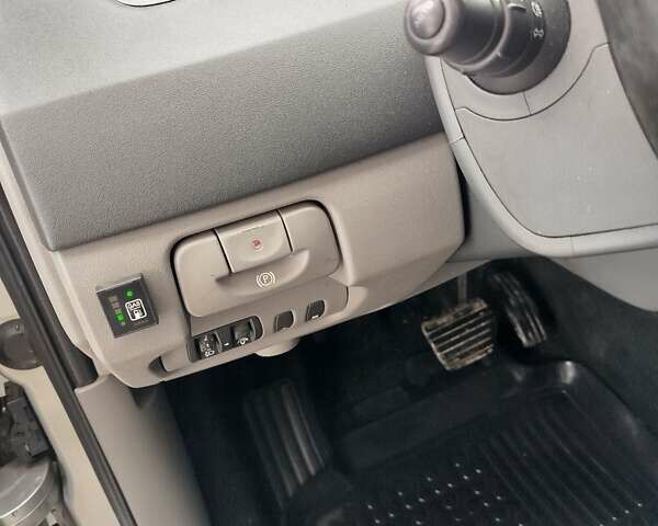 Серый Рено Сценик, объемом двигателя 2 л и пробегом 290 тыс. км за 4350 $, фото 10 на Automoto.ua