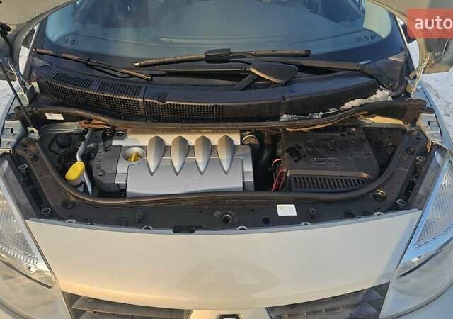 Серый Рено Сценик, объемом двигателя 1.6 л и пробегом 225 тыс. км за 4650 $, фото 24 на Automoto.ua