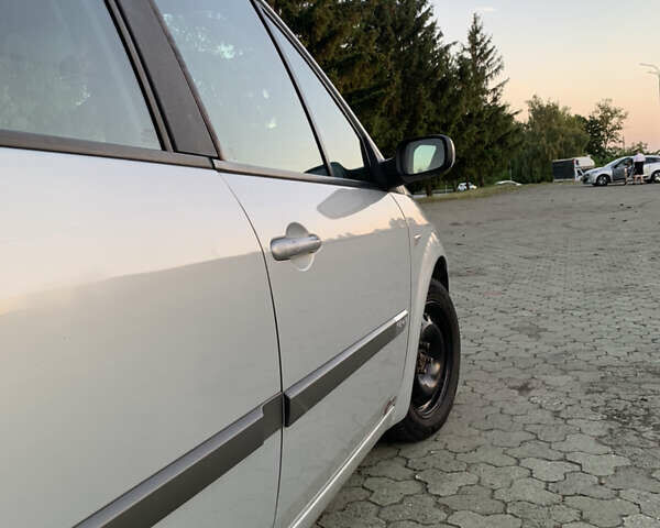 Сірий Рено Сценік, об'ємом двигуна 1.6 л та пробігом 190 тис. км за 4900 $, фото 2 на Automoto.ua