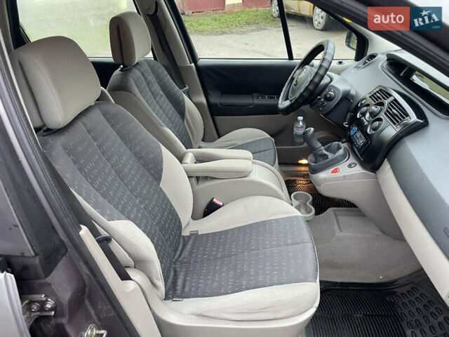 Серый Рено Сценик, объемом двигателя 1.6 л и пробегом 247 тыс. км за 4555 $, фото 40 на Automoto.ua