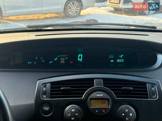 Серый Рено Сценик, объемом двигателя 1.6 л и пробегом 170 тыс. км за 4190 $, фото 23 на Automoto.ua