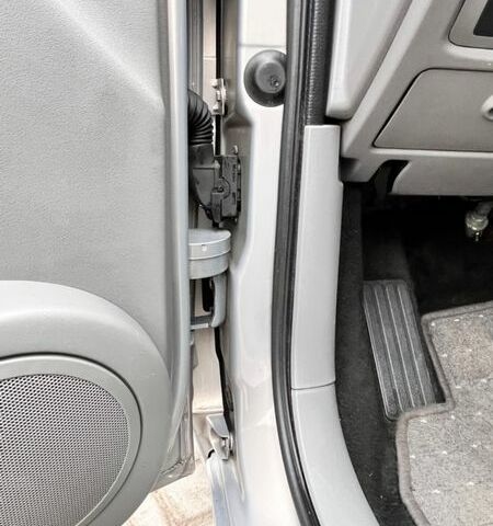 Сірий Рено Сценік, об'ємом двигуна 1.6 л та пробігом 223 тис. км за 4999 $, фото 53 на Automoto.ua