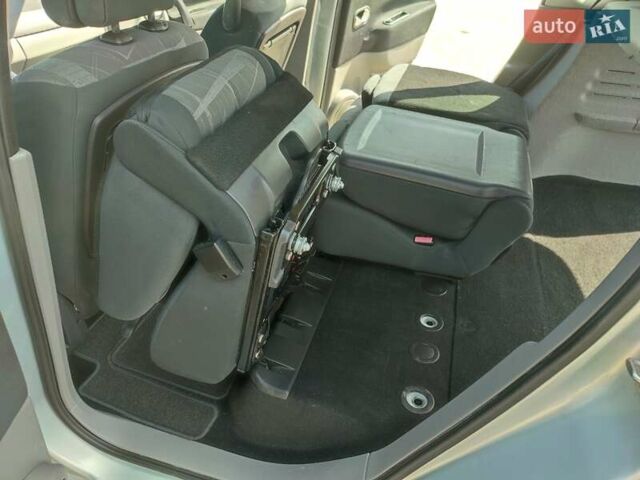 Сірий Рено Сценік, об'ємом двигуна 1.6 л та пробігом 167 тис. км за 5300 $, фото 31 на Automoto.ua