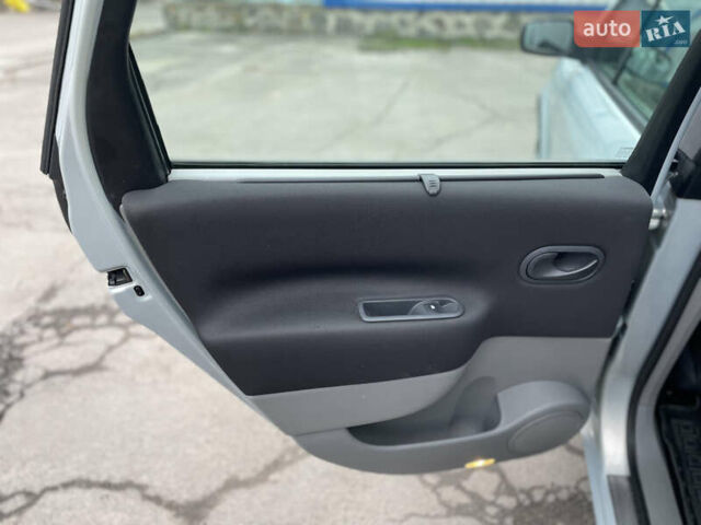 Сірий Рено Сценік, об'ємом двигуна 1.6 л та пробігом 200 тис. км за 4850 $, фото 17 на Automoto.ua