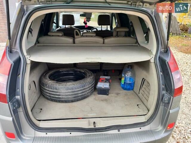 Серый Рено Сценик, объемом двигателя 1.6 л и пробегом 217 тыс. км за 4400 $, фото 15 на Automoto.ua