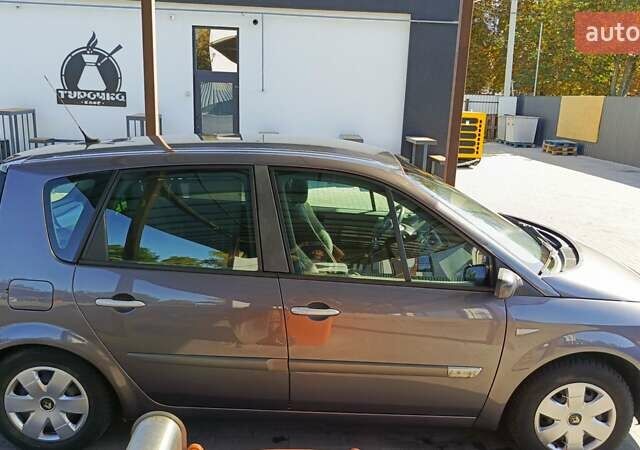 Серый Рено Сценик, объемом двигателя 1.6 л и пробегом 323 тыс. км за 4750 $, фото 10 на Automoto.ua