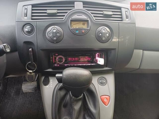 Серый Рено Сценик, объемом двигателя 1.6 л и пробегом 254 тыс. км за 4000 $, фото 14 на Automoto.ua