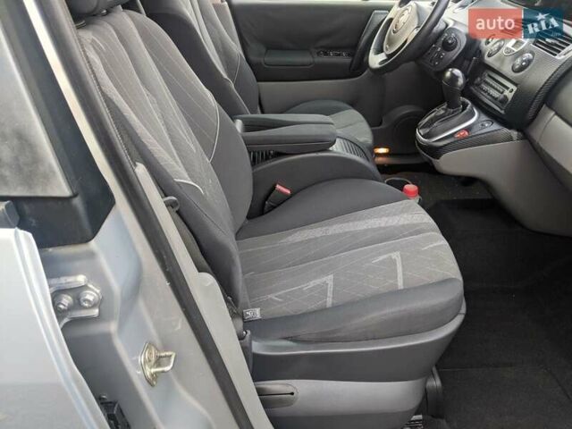 Серый Рено Сценик, объемом двигателя 1.6 л и пробегом 223 тыс. км за 5200 $, фото 3 на Automoto.ua