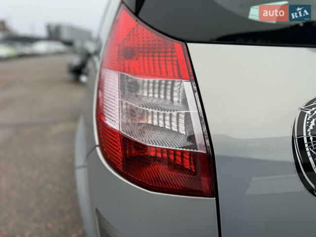 Сірий Рено Сценік, об'ємом двигуна 1.6 л та пробігом 118 тис. км за 6300 $, фото 31 на Automoto.ua