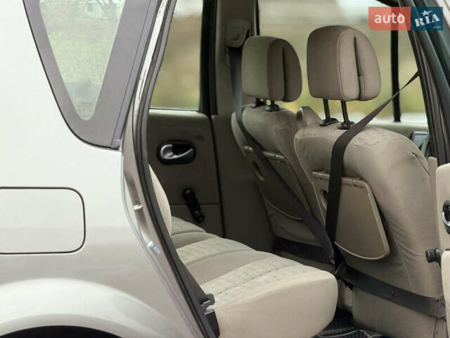 Серый Рено Сценик, объемом двигателя 1.5 л и пробегом 367 тыс. км за 3250 $, фото 9 на Automoto.ua