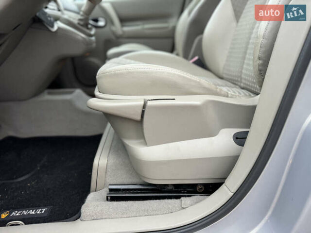 Сірий Рено Сценік, об'ємом двигуна 1.6 л та пробігом 118 тис. км за 6300 $, фото 71 на Automoto.ua