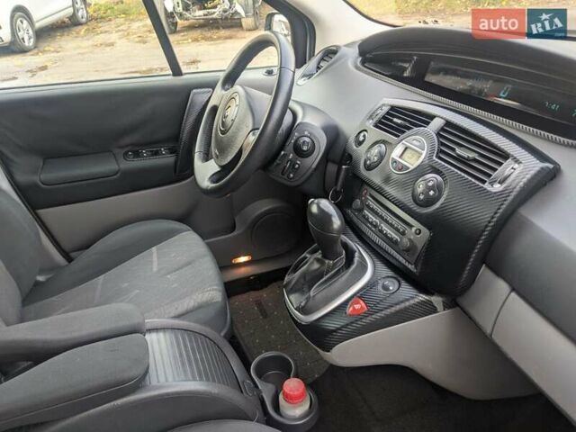 Серый Рено Сценик, объемом двигателя 1.6 л и пробегом 223 тыс. км за 5200 $, фото 2 на Automoto.ua