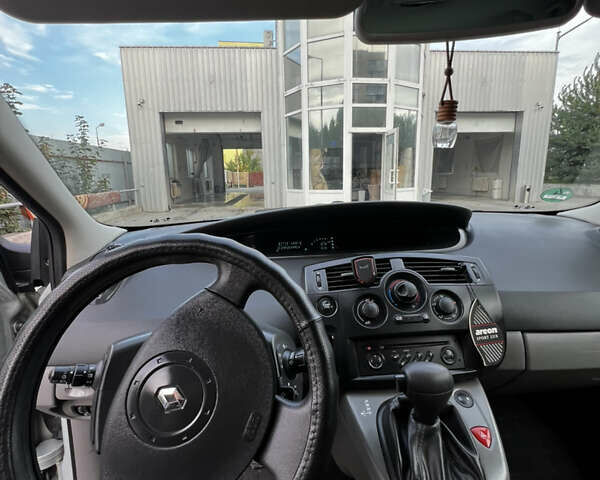 Серый Рено Сценик, объемом двигателя 1.6 л и пробегом 208 тыс. км за 4600 $, фото 13 на Automoto.ua