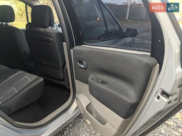Серый Рено Сценик, объемом двигателя 1.6 л и пробегом 223 тыс. км за 5200 $, фото 12 на Automoto.ua