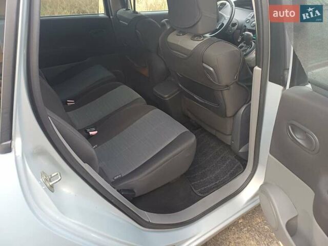 Серый Рено Сценик, объемом двигателя 1.6 л и пробегом 254 тыс. км за 4000 $, фото 8 на Automoto.ua